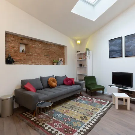Apartment Sur La Place , Centre Village Cosy & Calme 2ch *