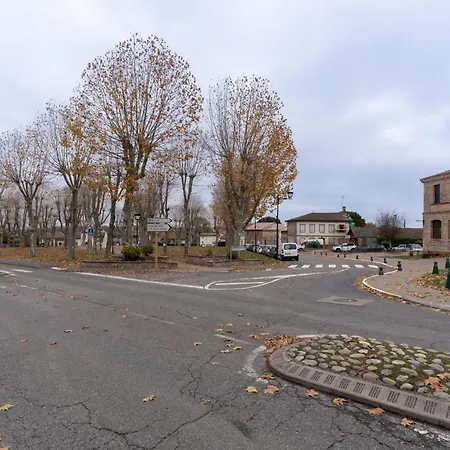 شقة Sur La Place , Centre Village Cosy & Calme 2ch