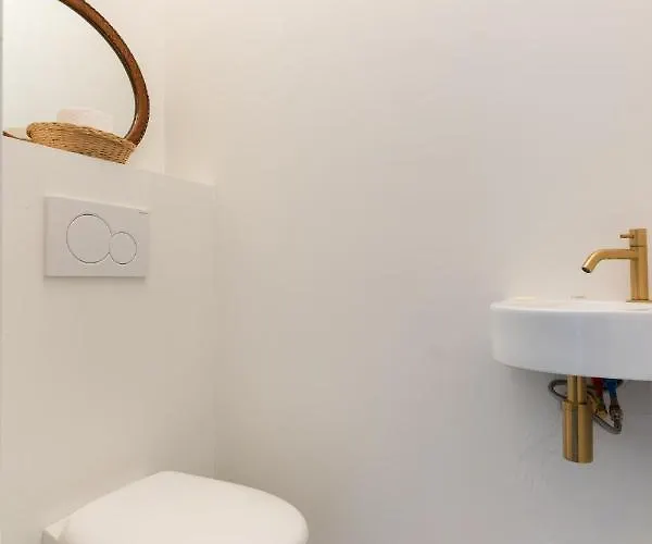 Sur La Place , Centre Village Cosy & Calme 2ch Apartment Lapeyrouse-Fossat